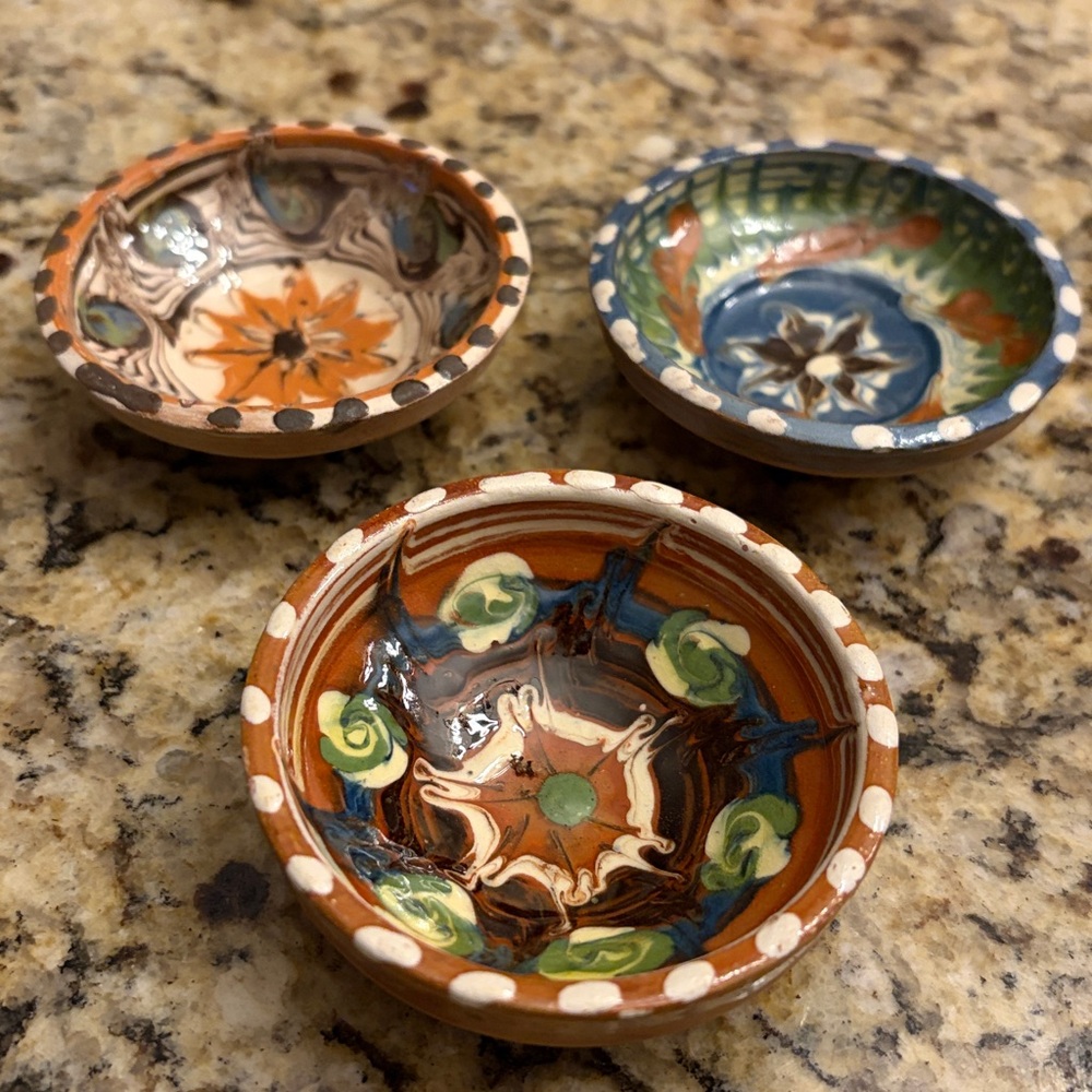 Set of 3 Hand-Painted Ceramic Stackable Mini Bowls - Picture 2 of 8